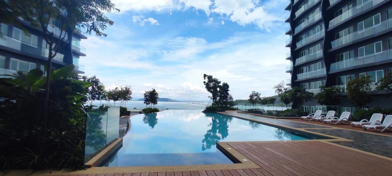 Infinite Seaview With Penang Bridge Suite With Sunrise Up To 11 Person Bayan Lepas Esterno foto