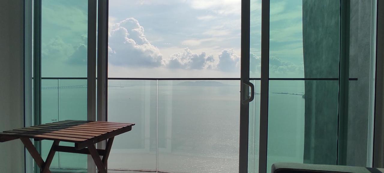 Infinite Seaview With Penang Bridge Suite With Sunrise Up To 11 Person Bayan Lepas Esterno foto