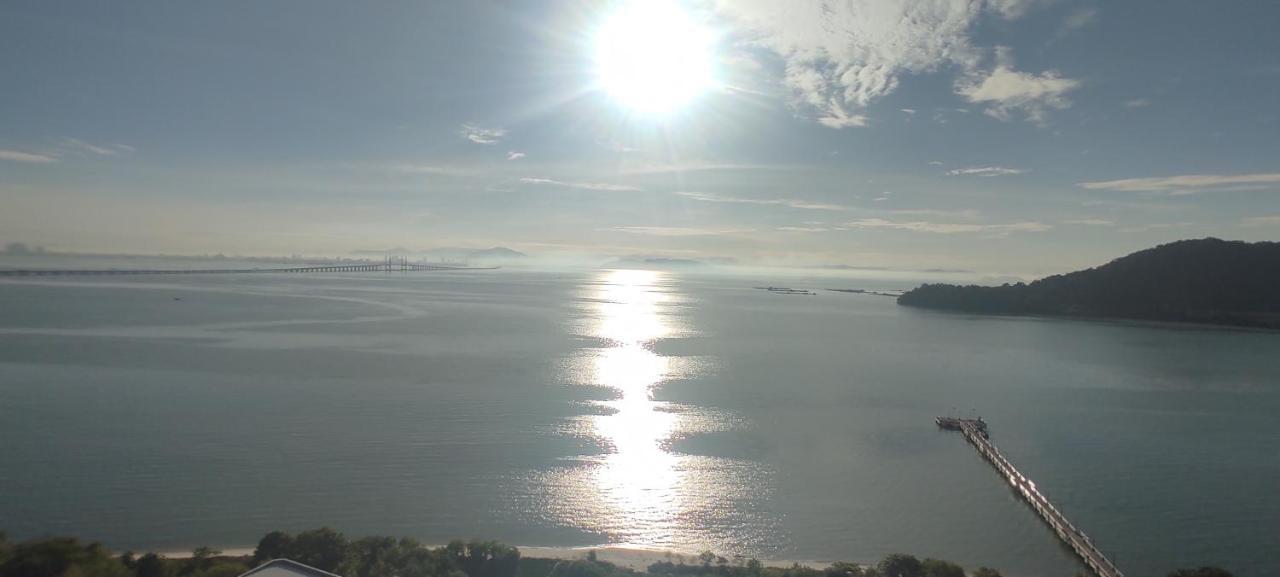 Infinite Seaview With Penang Bridge Suite With Sunrise Up To 11 Person Bayan Lepas Esterno foto