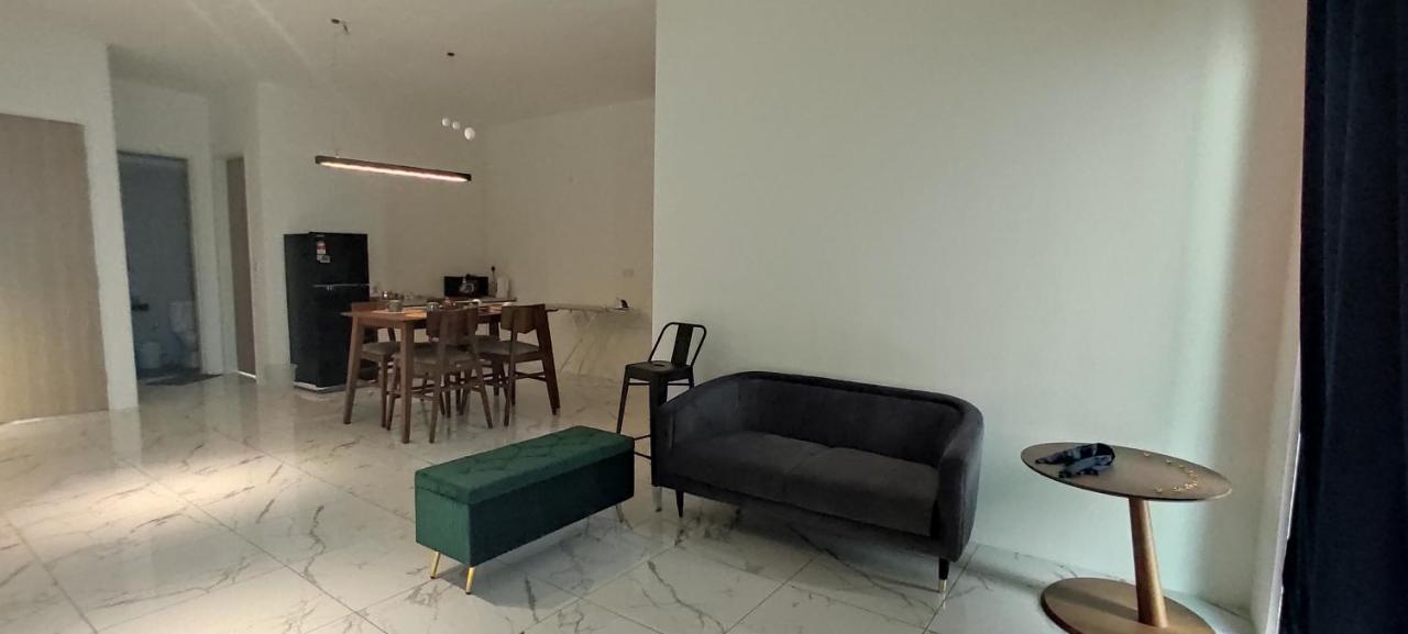 Infinite Seaview With Penang Bridge Suite With Sunrise Up To 11 Person Bayan Lepas Esterno foto