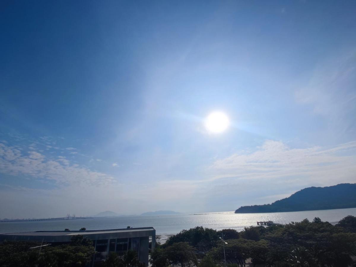 Infinite Seaview With Penang Bridge Suite With Sunrise Up To 11 Person Bayan Lepas Esterno foto